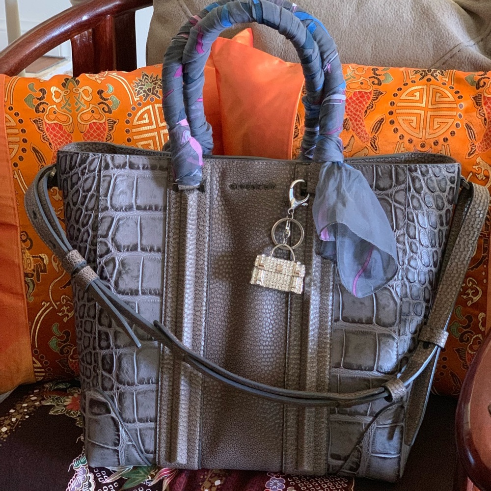 Authentic Givenchy Lucrezia Bag